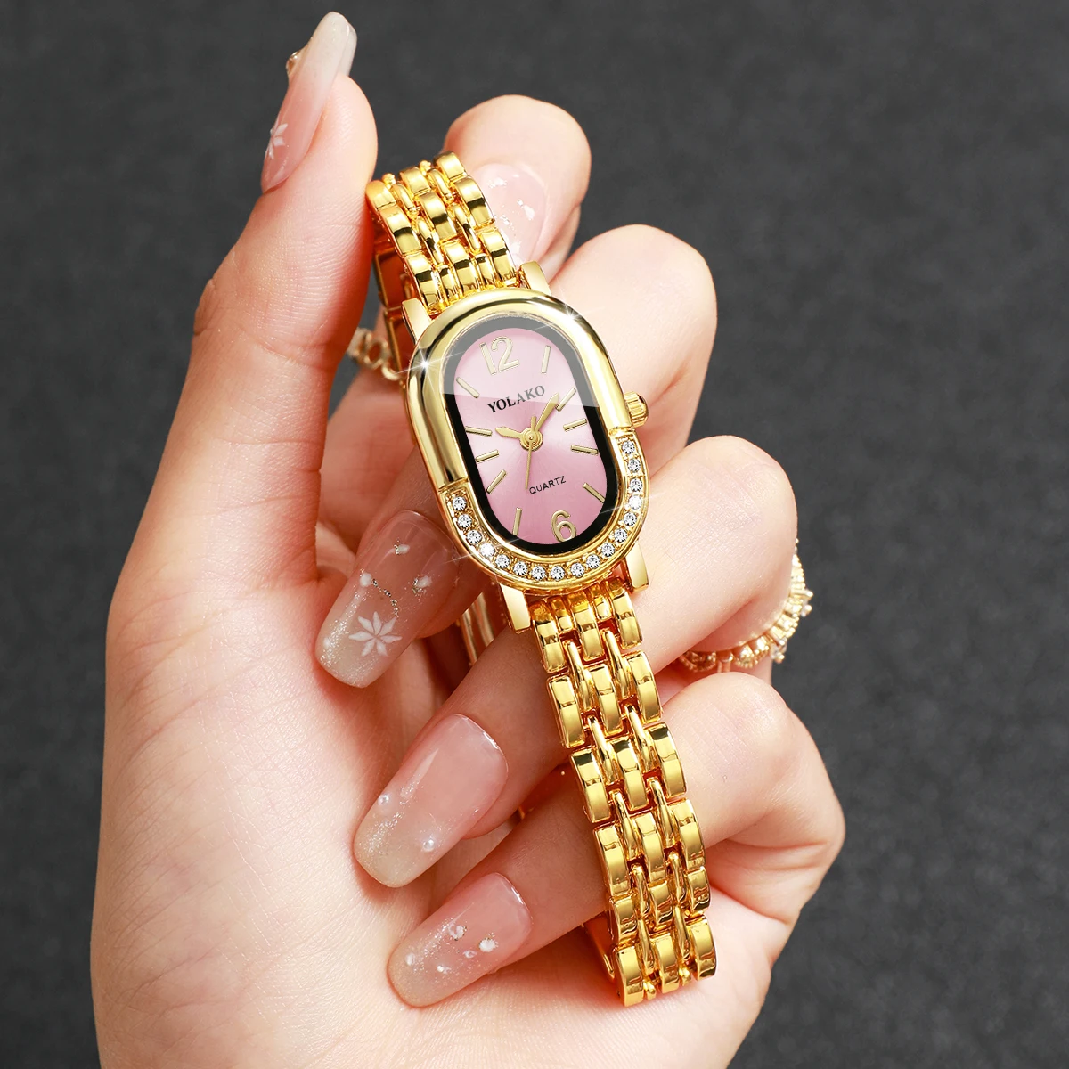 Luxury Watch Case Travel - หรูหราไรน์สโตนนาฬิกาผู้หญิงควอตซ์แฟชั่นสร้อยข้อมือสีทองสายนาฬิกาข้อมือสุภาพสตรีนาฬิกาเรโลจิโอ เฟมินีโนของขวัญ (ไม่มีกล่อง)