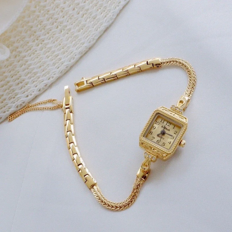 Luxury Watch Vintage - นาฬิกาข้อมือวินเทจสุดหรูอ่อนและเบาสายบางสร้อยข้อมือวินเทจเก๋ไก๋ของขวัญนาฬิกาหน้าปัดทรงสี่เหลี่ยมนาฬิกาดีไซน์เนอร์ของผู้หญิงสำหรับผู้หญิง