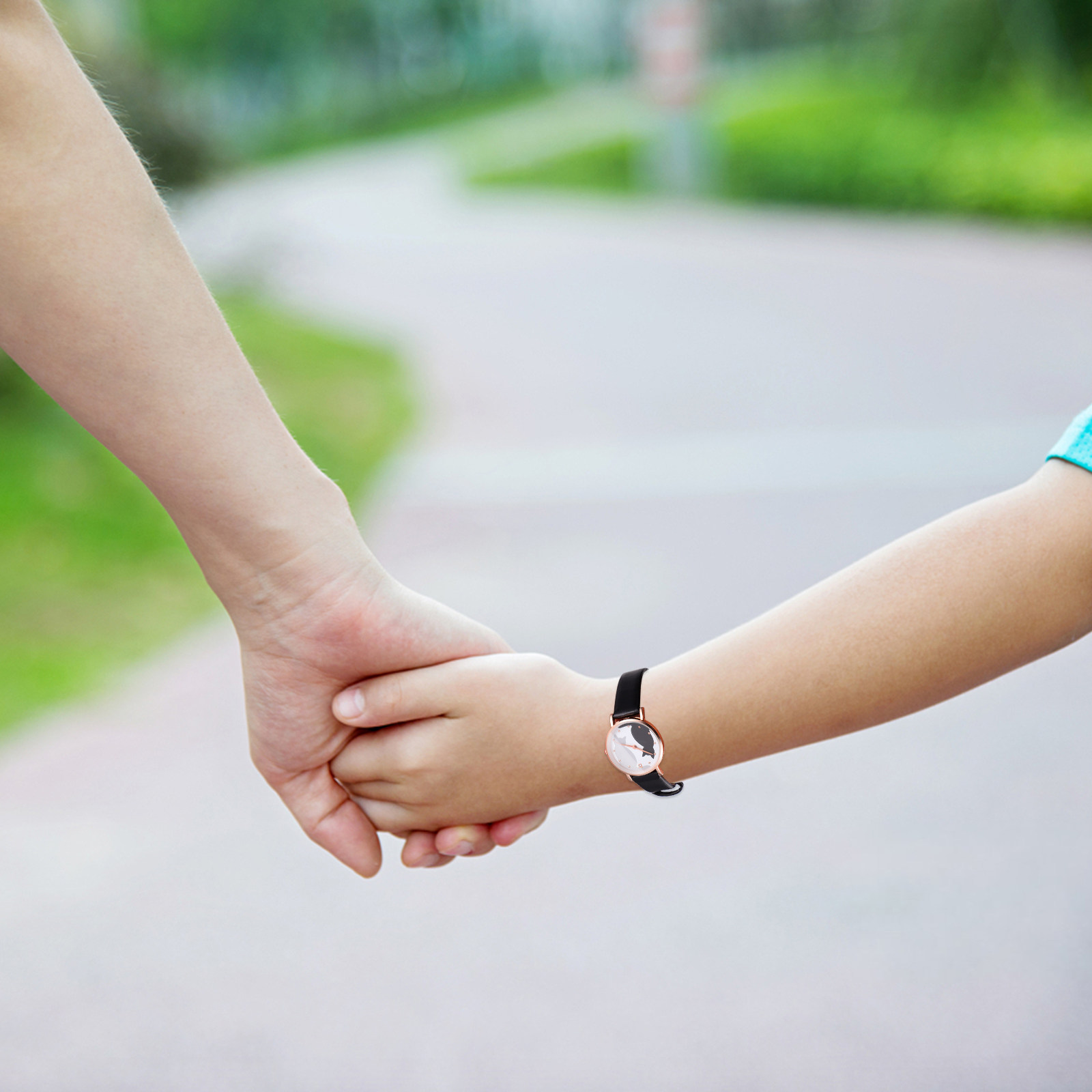 Luxury Watch Kids - นาฬิกาข้อมือเด็ก ลายการ์ตูนแมวน่ารัก สายหนังเทียมสีดำ ระบบควอตซ์ที่แม่นยำ อ่านเวลาได้ง่าย สำหรับเด็กผู้หญิง