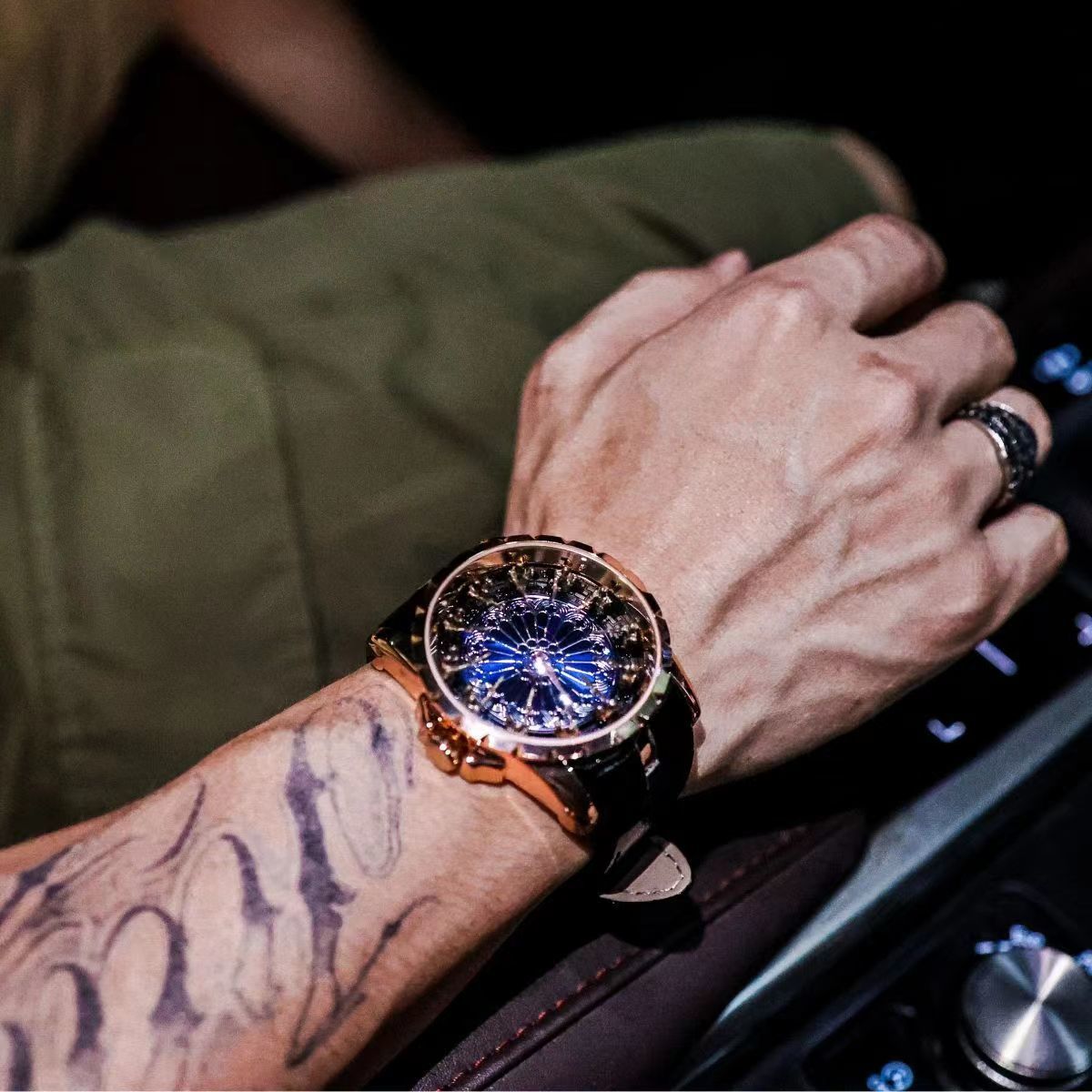 นาฬิกาผู้ชายที่หรูหราและสง่างา - Zodiac Luxury Watch บทวิจารณ์และราคา