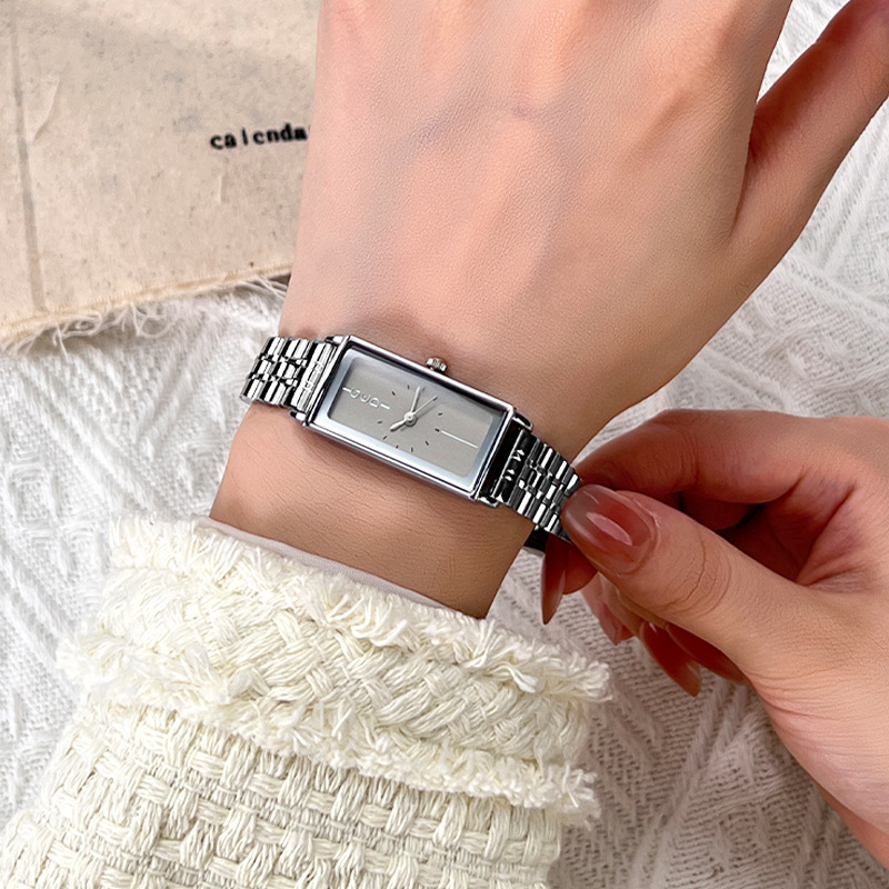 นาฬิกาข้อมือผู้หญิงสแตนเลสสตีล - Luxury Watch Vintage บทวิจารณ์และราคา