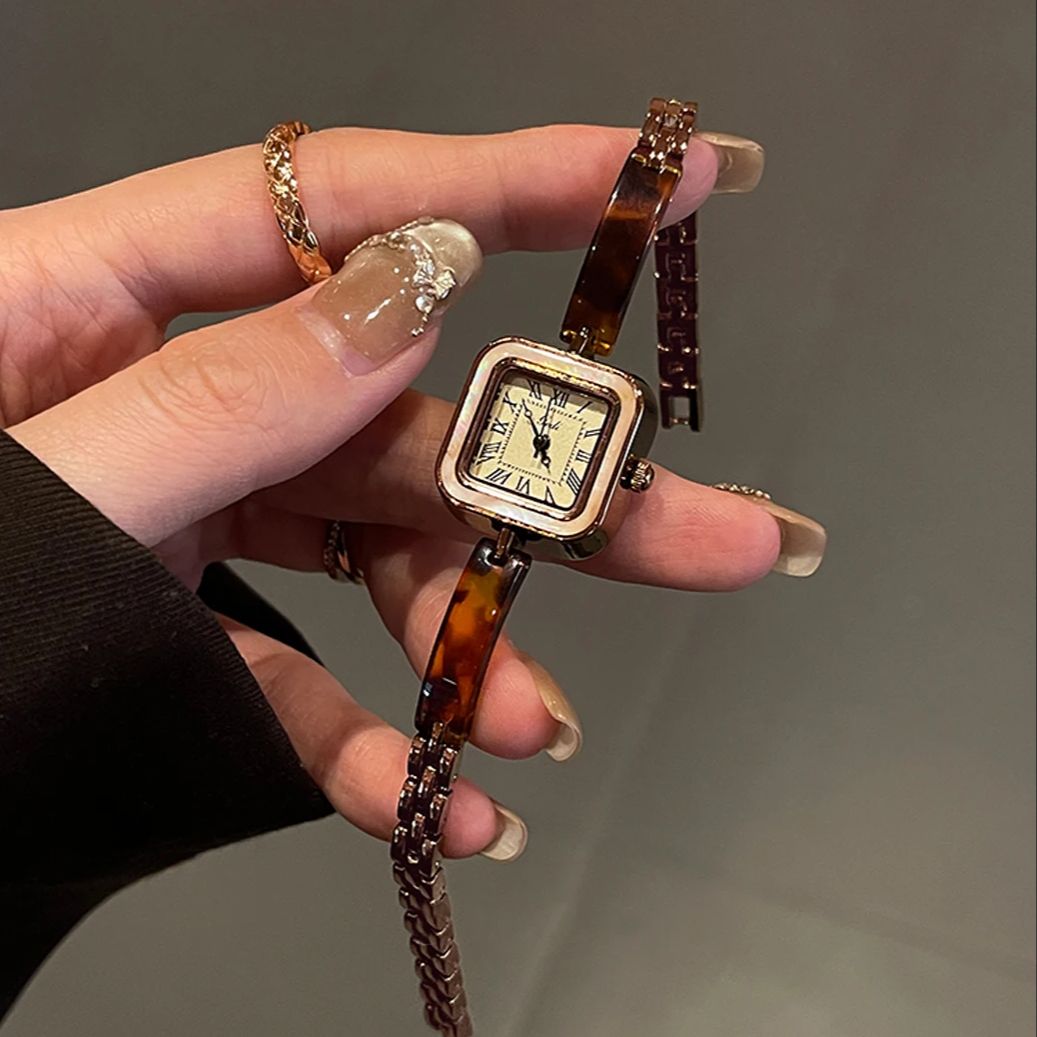 นาฬิกาผู้หญิงสไตล์วินเทจสุดหรู - Luxury Watch Vintage บทวิจารณ์และราคา