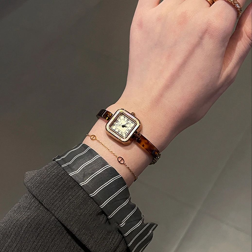 นาฬิกาผู้หญิงสไตล์วินเทจสุดหรู - Luxury Watch Vintage บทวิจารณ์และราคา