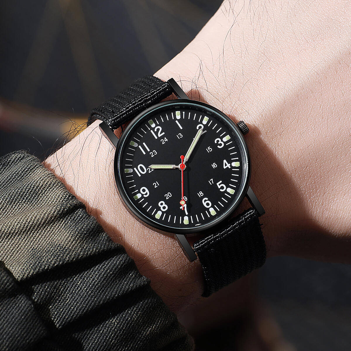 นาฬิกาผู้ชายนาฬิกาลำลองสายไนลอ - Field Watch Military บทวิจารณ์และราคา