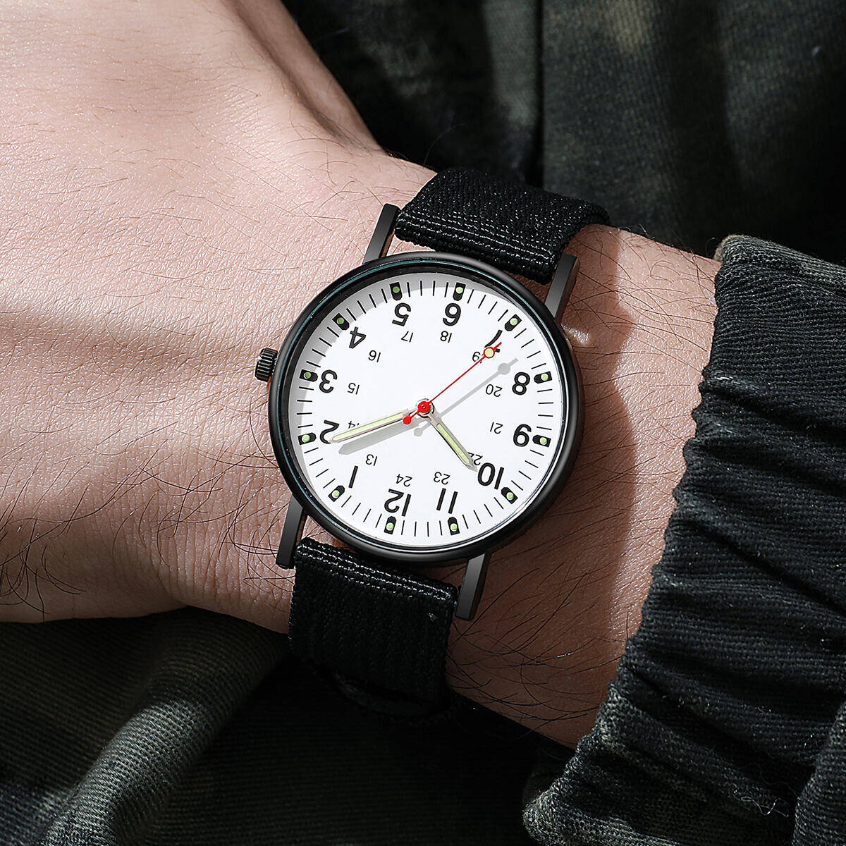 นาฬิกาผู้ชายนาฬิกาลำลองสายไนลอ - Field Watch Military บทวิจารณ์และราคา