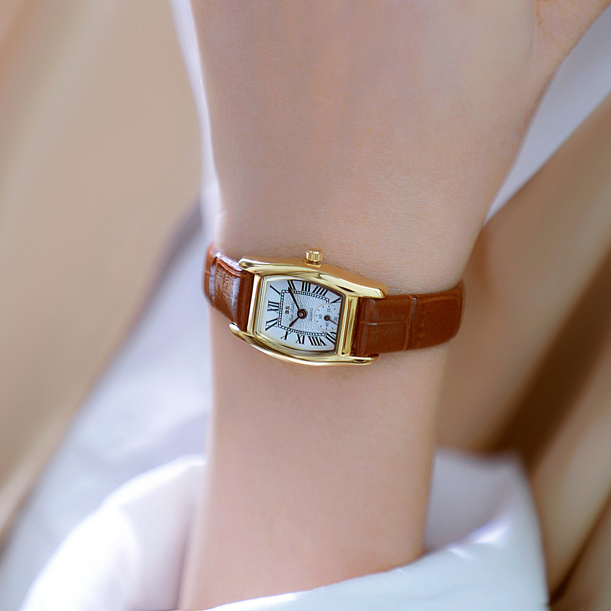 BS นาฬิกาผู้หญิงอเนกประสงค์สไต - Luxury Watch Green บทวิจารณ์และราคา