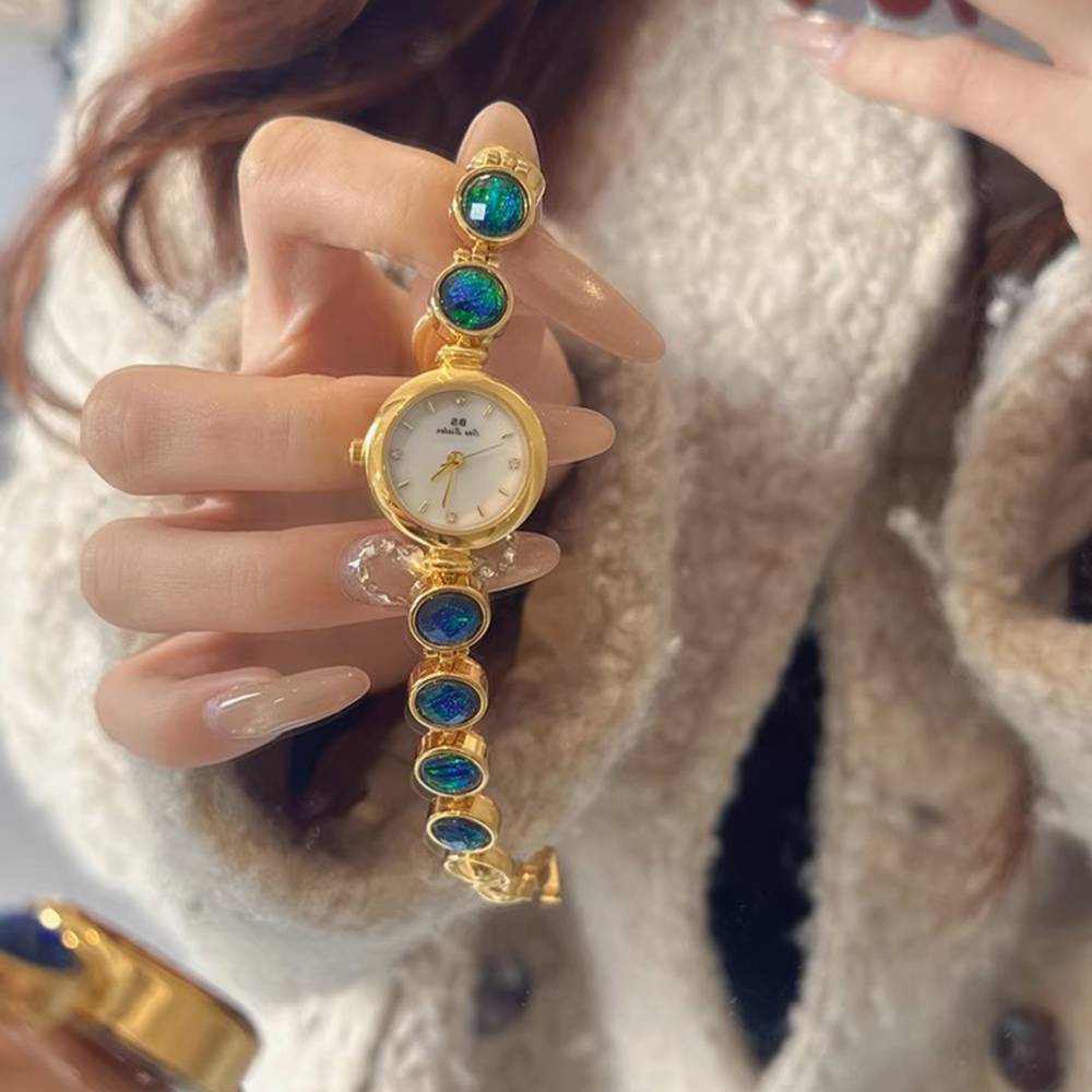 ผู้หญิงหรูหรานาฬิกาสีเขียวสร้อ - Luxury Watch Green บทวิจารณ์และราคา