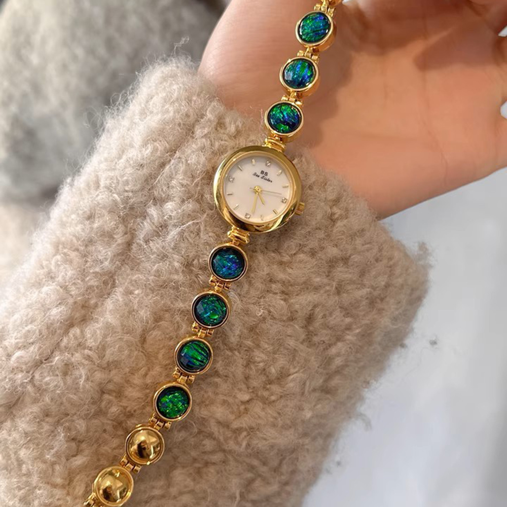 ผู้หญิงหรูหรานาฬิกาสีเขียวสร้อ - Luxury Watch Green บทวิจารณ์และราคา
