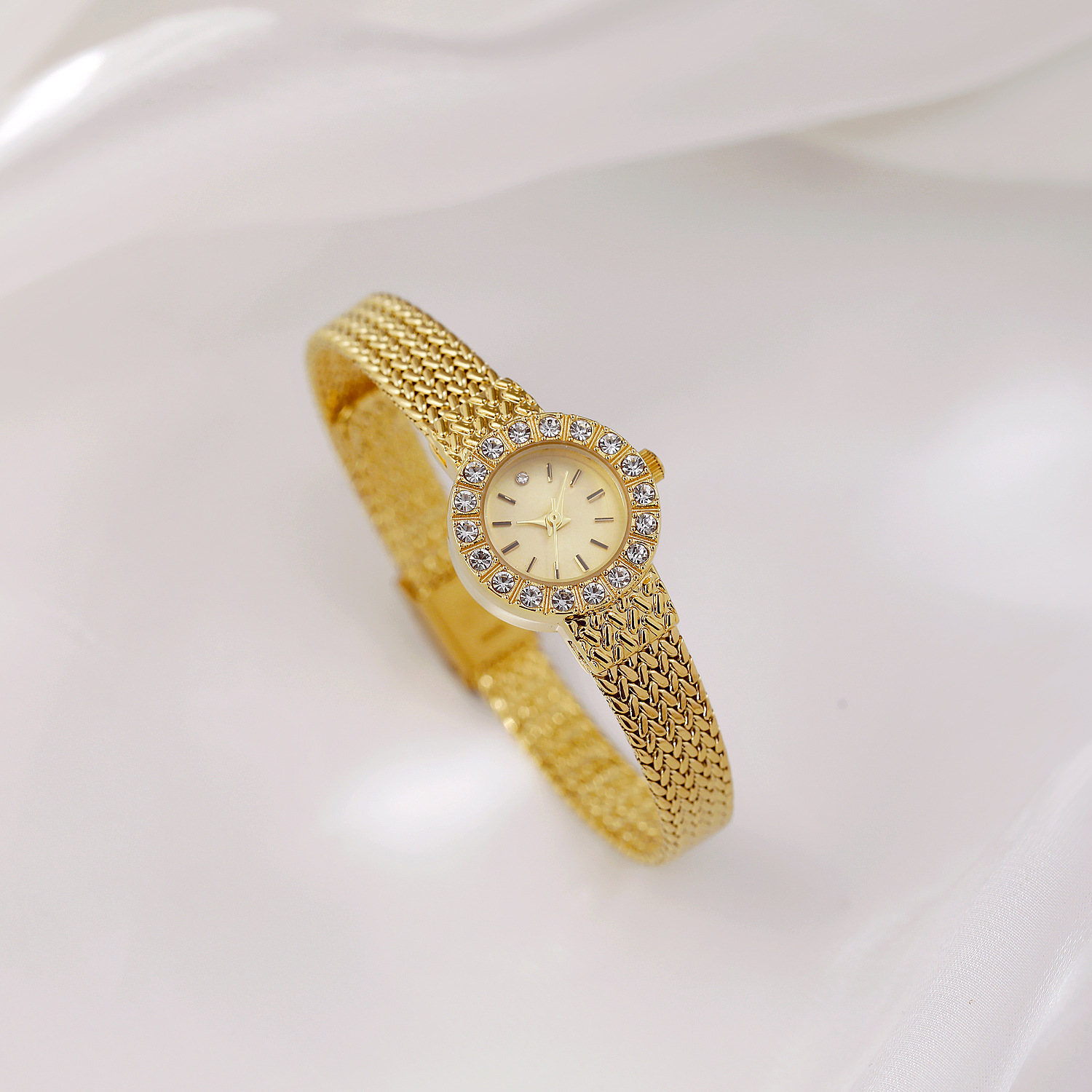 นาฬิกาข้อมือสตรีวินเทจอารมณ์หร - Luxury Watch Vintage บทวิจารณ์และราคา