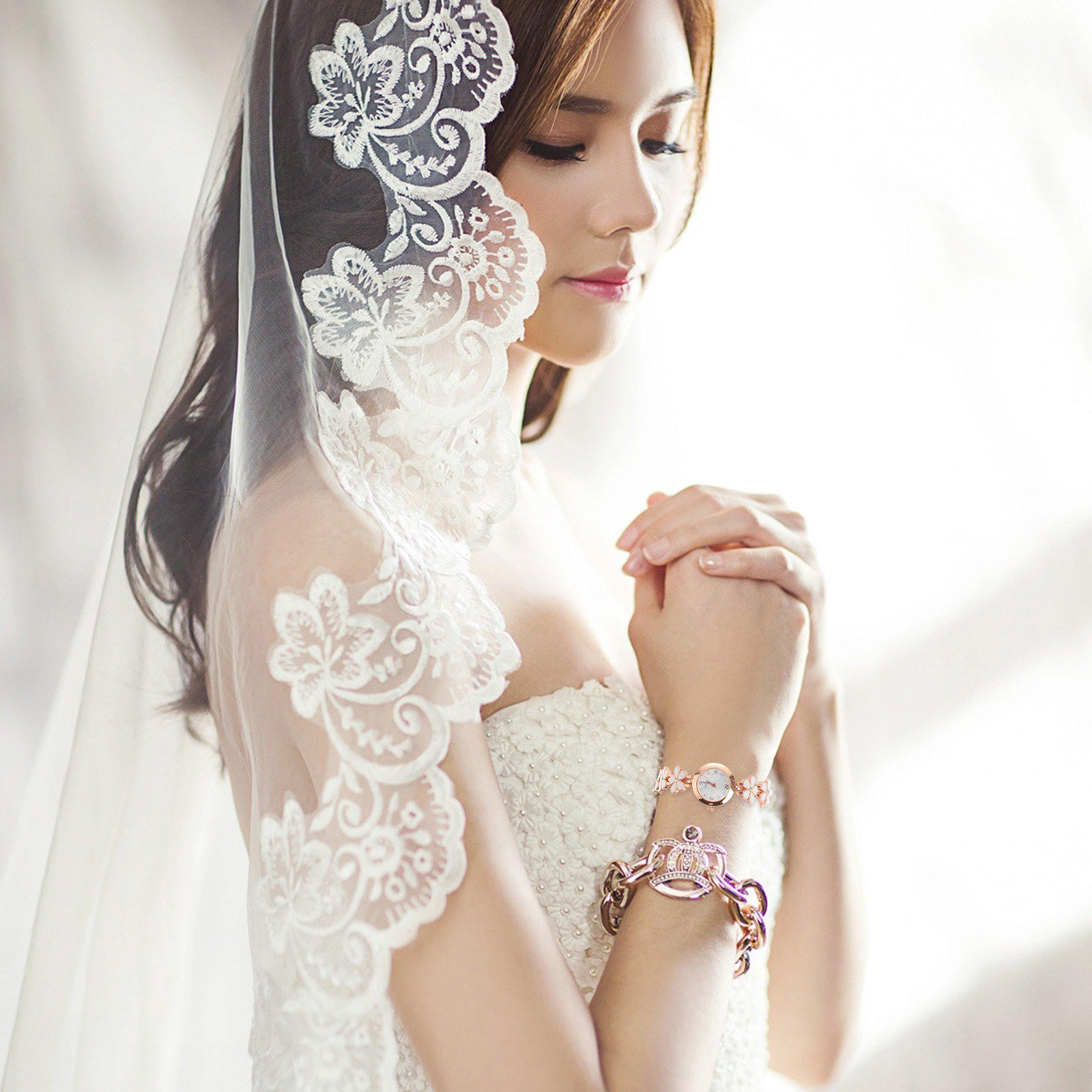 นาฬิกาข้อมือควอตซ์คริสตัลหรูหร - Luxury Watch And Bracelet บทวิจารณ์และราคา
