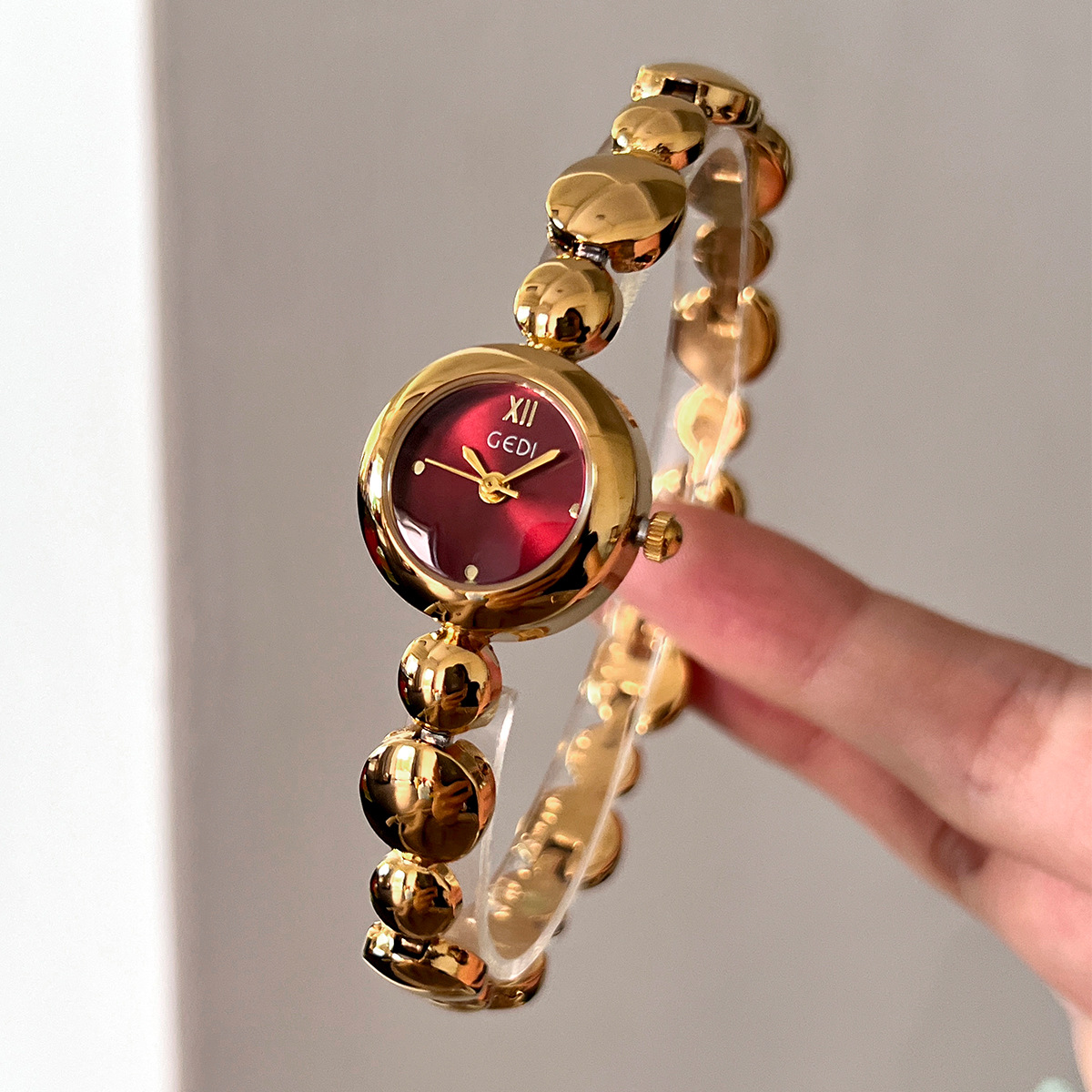 นาฬิกาข้อมือผู้หญิง ดีไซน์หรูห - Luxury Watch Vintage บทวิจารณ์และราคา
